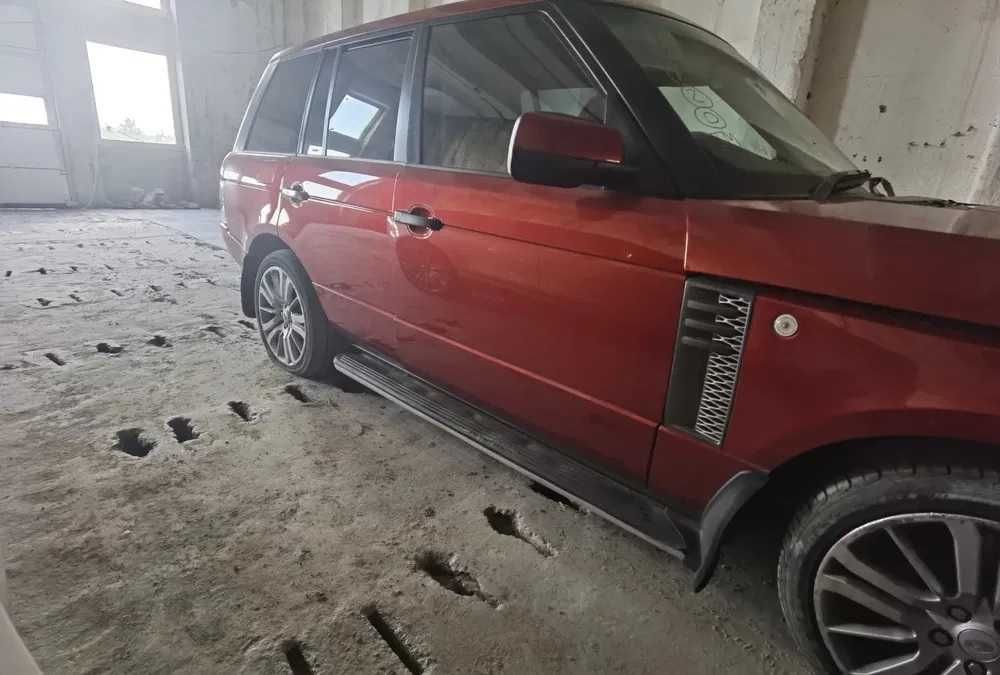 Dezmembrari Range Rover Vogue L322 2010-2012 motor 4.4 diesel TDV8