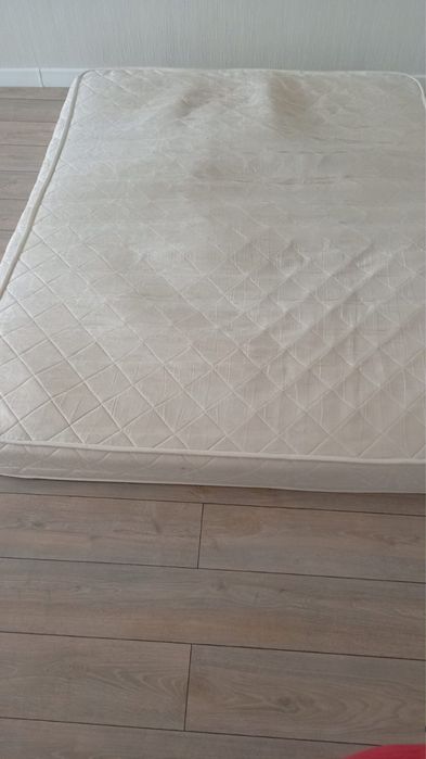 Матрац отдам в дар