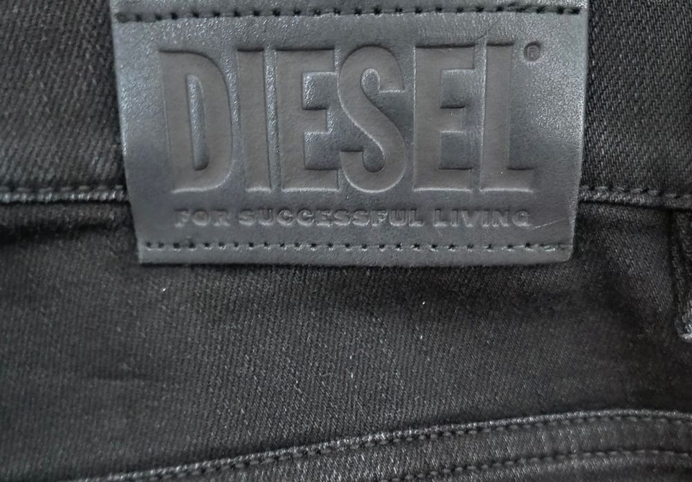 Blugi Diesel bărbați