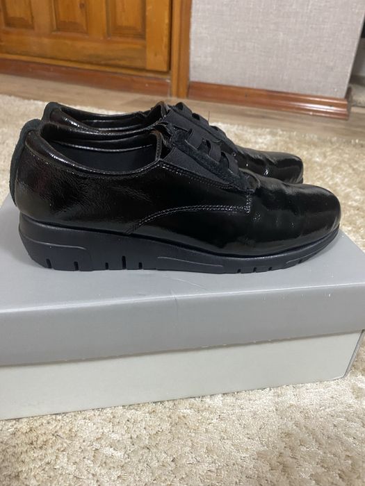 Продам лакированные туфли 38 размер