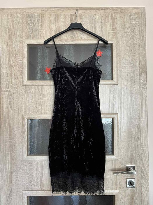 Midi кадифена рокля с дантела Bik Bok