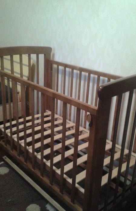 Продам качалку кровать для детей до 6 лет