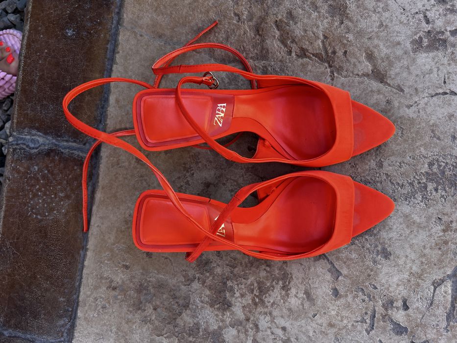 Zara сандали с ток и официални обувки
