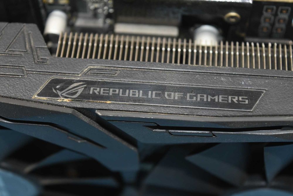 Видео карта ASUS ROG STRIX Radeon RX 580 O8G GAMING