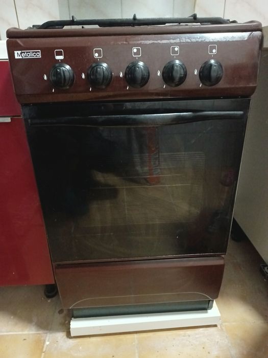 Aragaz Metalica perfect funcțional.