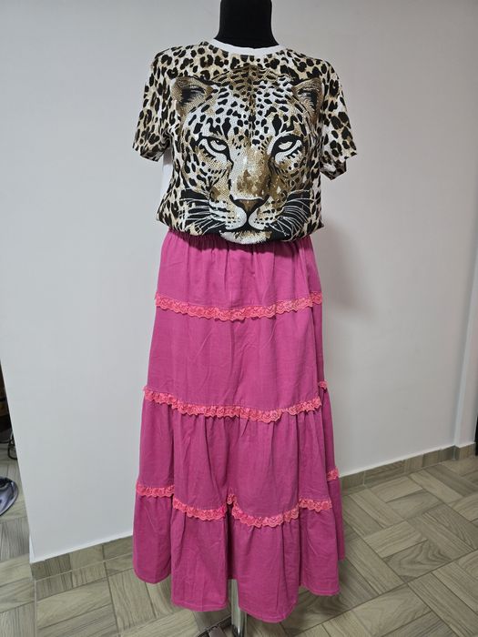 Fusta fucsia din raiat, model cu volane, bumbac premium;