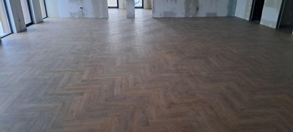 Монтаж ламиниран паркет и КУБУ первази