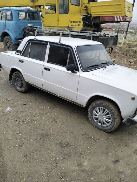 Jiguli sotiladi 011 yaxshi xolatda