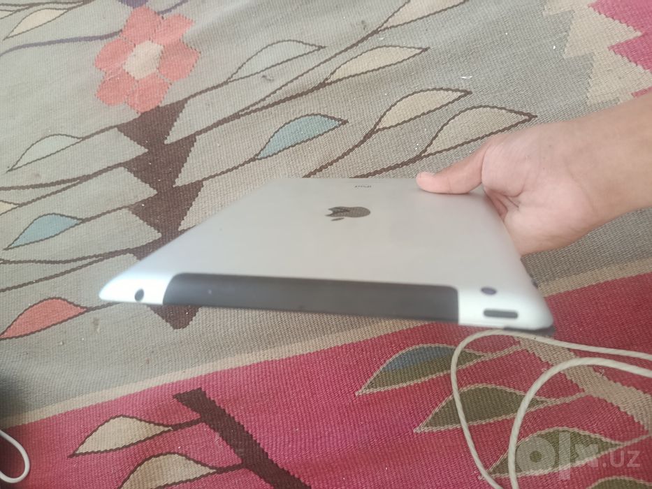 iPad mini 3 operativka xotira 16Gb zaryadning ham qoʻshib beriladi
