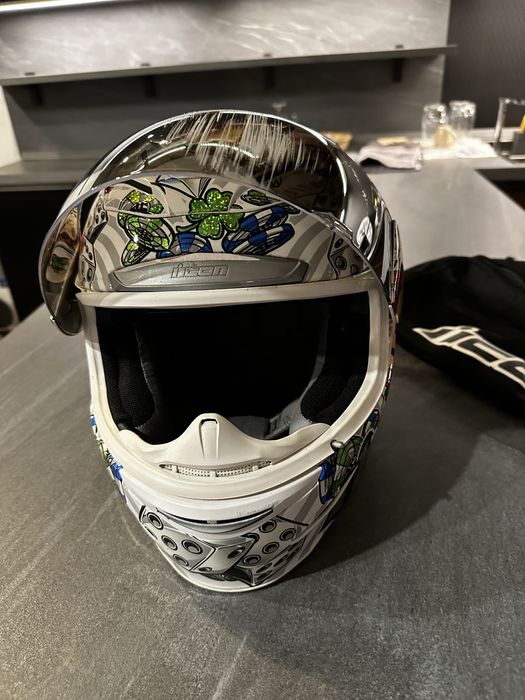 Мъжка мото каска icon airmada-lucky lid 2