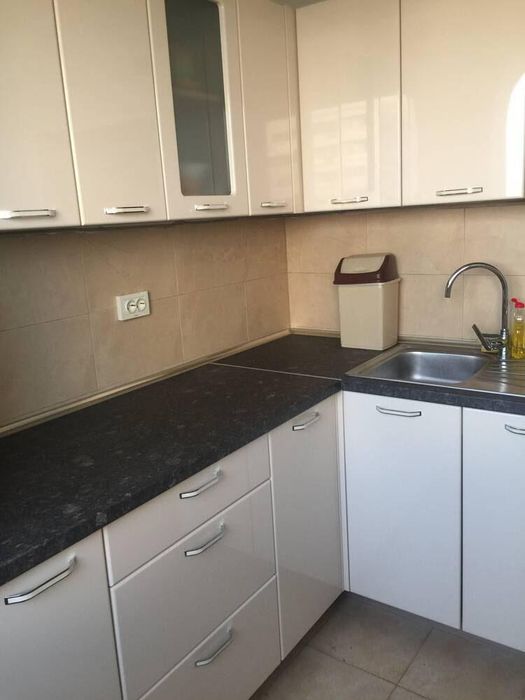 Дава се под наем Двустаен апартамент в Бургас, Лазур - 60 кв.м за 433.5 € - Снимка #2