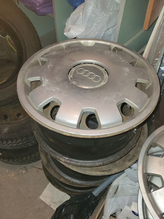 Jenti cu capace Audi originale 16 preț pt toate