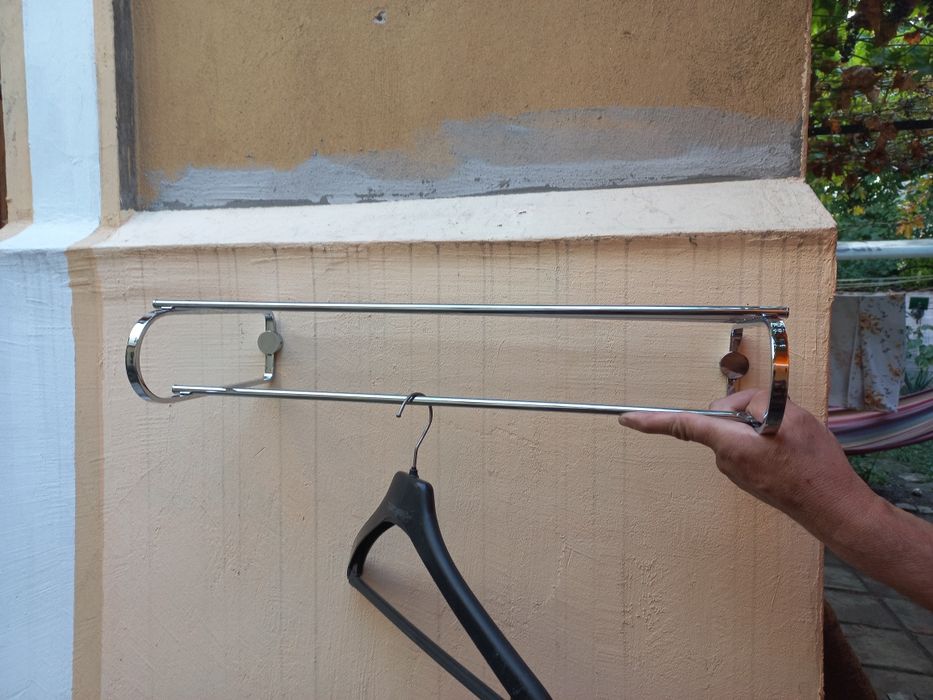 Нови метални закачалки за дрехи, хром