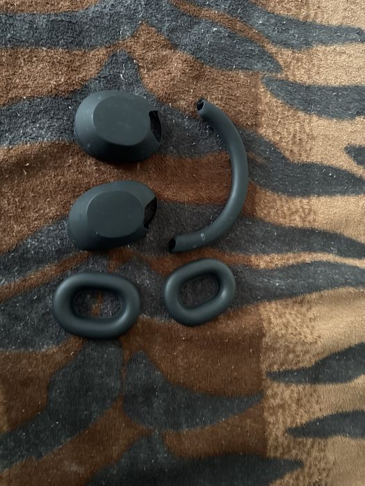 Huse sony xm5-noi, foarte putin folosite