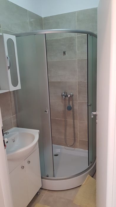 Închiriez apartament 2 camere tip studiou