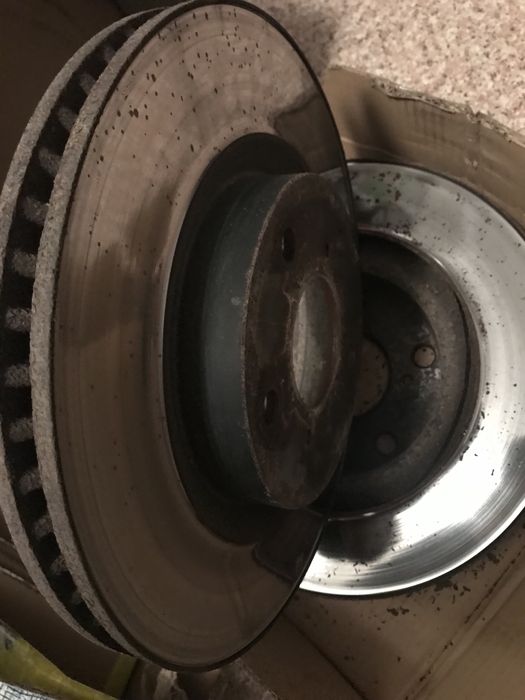 Продам диски тормозные TOYOTA CAMRY 50 2.5