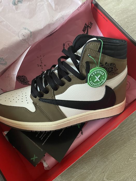 Jordan 1 travis scott