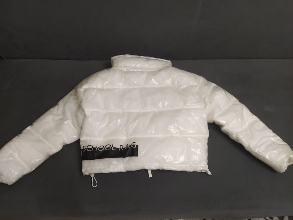 Продам пуховик укороченный