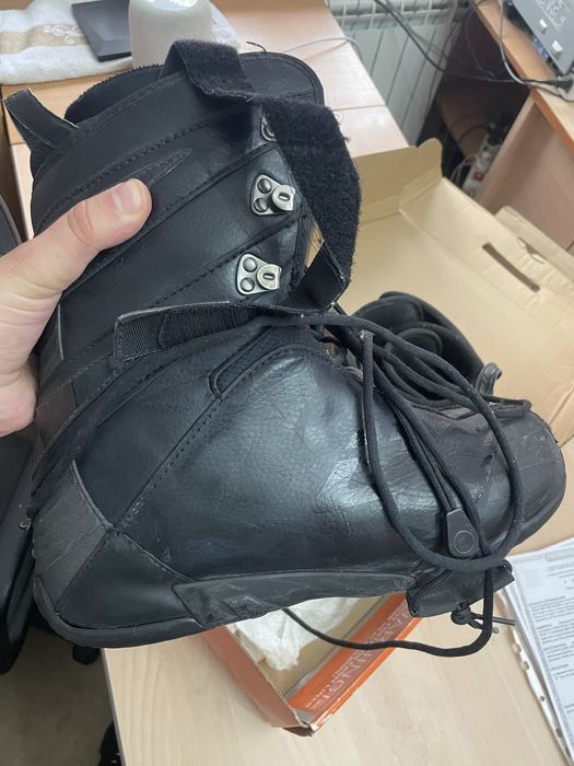 Сноуборд продам с креплениями