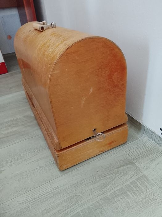 Швейная машинка продается