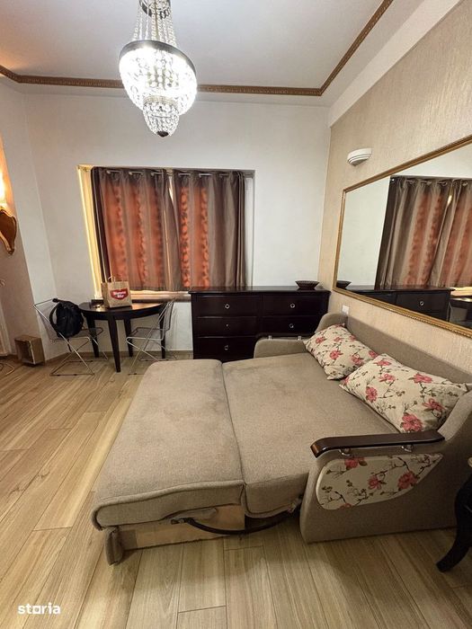 gars 28 mp centru 2 min de medicina la vila totul separat 300 euro