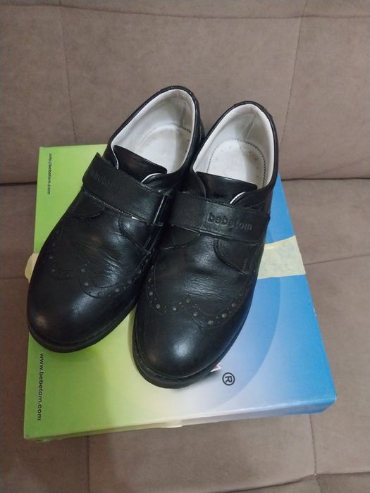 Продам туфли в школу для мальчика 36 размера кожаные