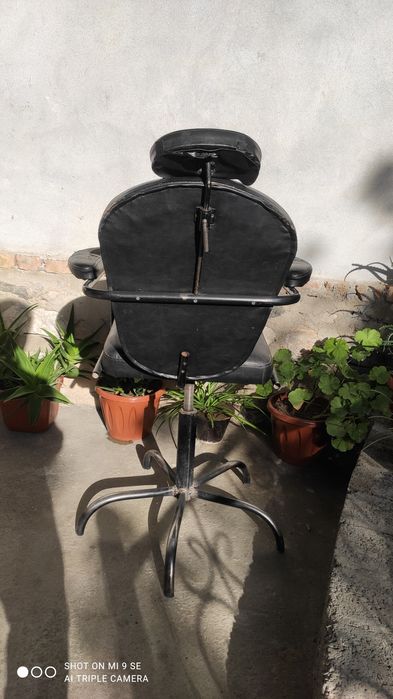 Salon kreslo sotiladi idealni srochni