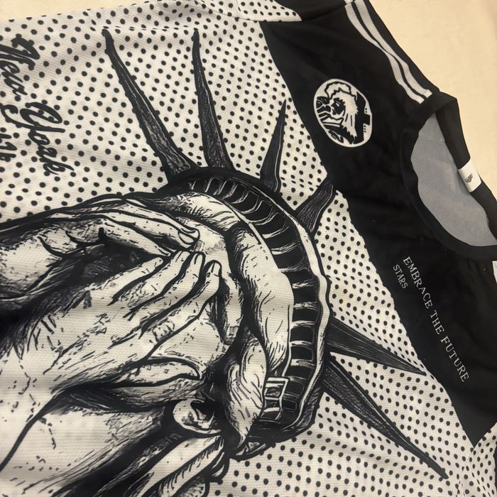 T-shirt (streetwear)