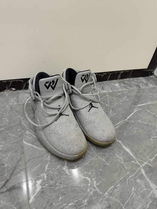 Продам кроссовки