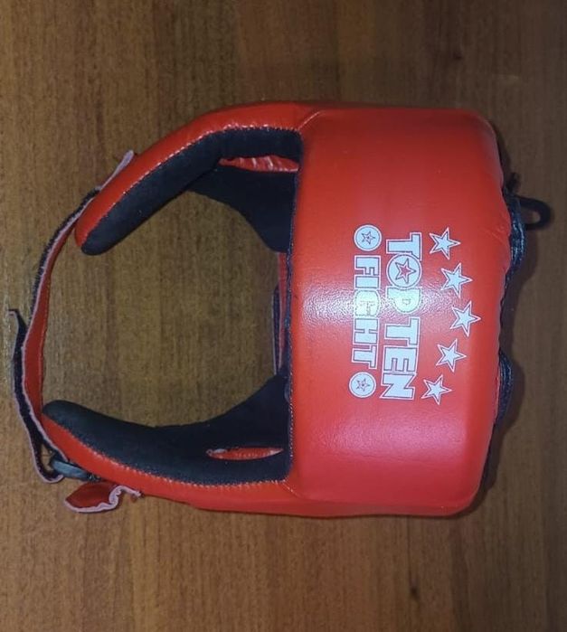 Продам шлем боксерский