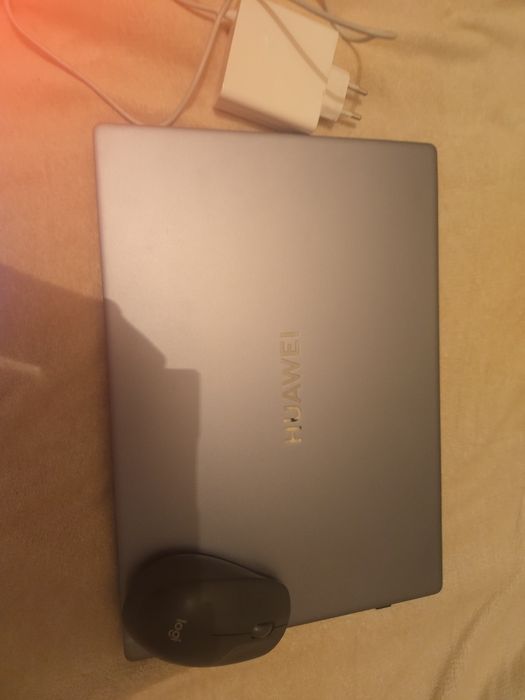 HUAWEI MateBook D16