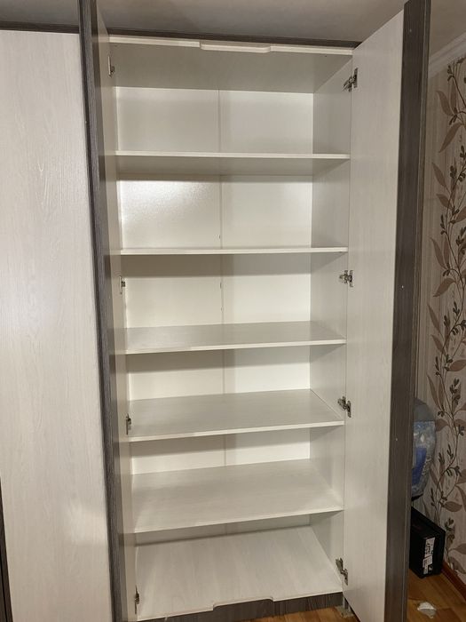 Продам шифоньер почти новый