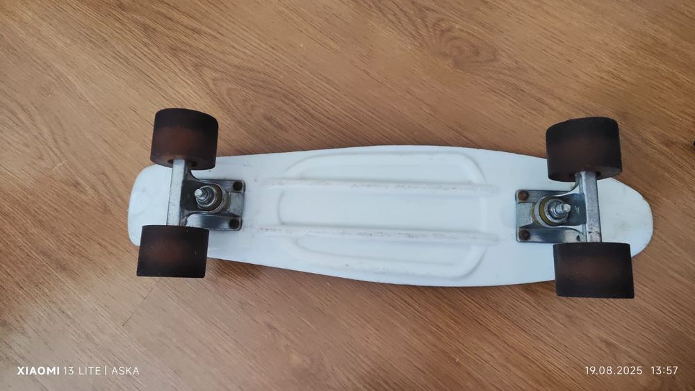 Пейниборд со светящиеся колёсами