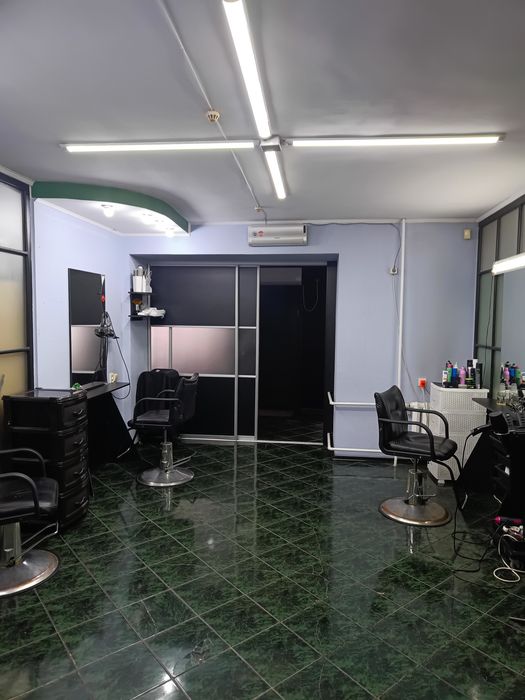 Сдаётся рабочее место для парикмахера