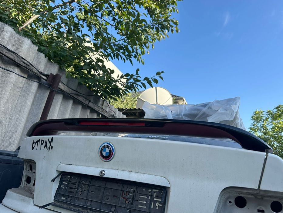Продам м споилер БМВ е36