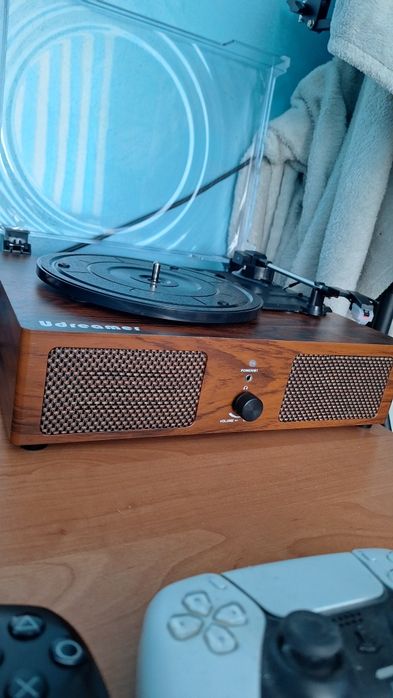 Грамофон с колони и Bluetooth