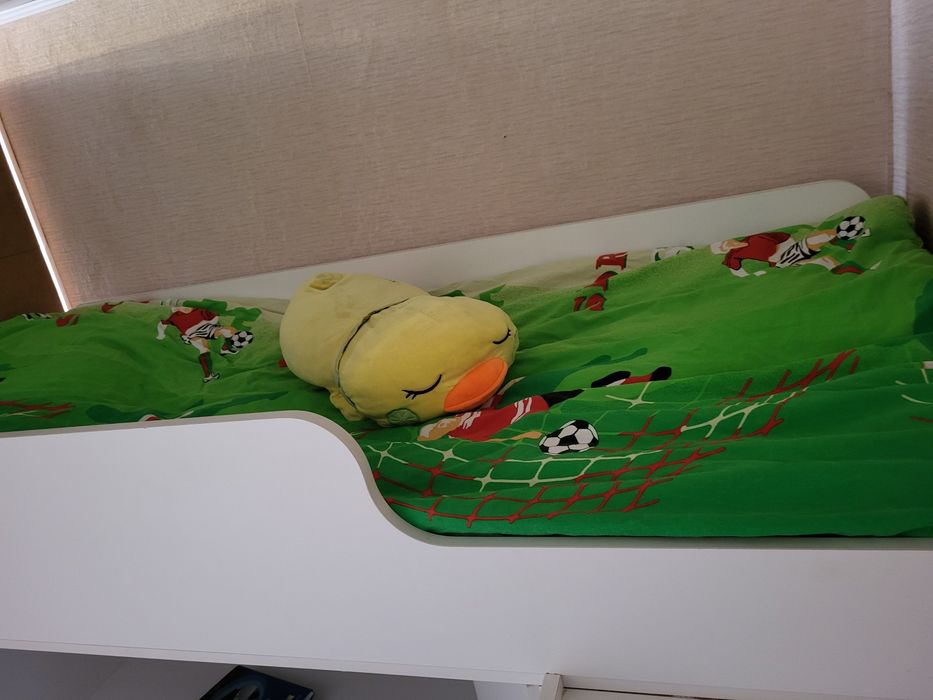 Двух яросная кровать