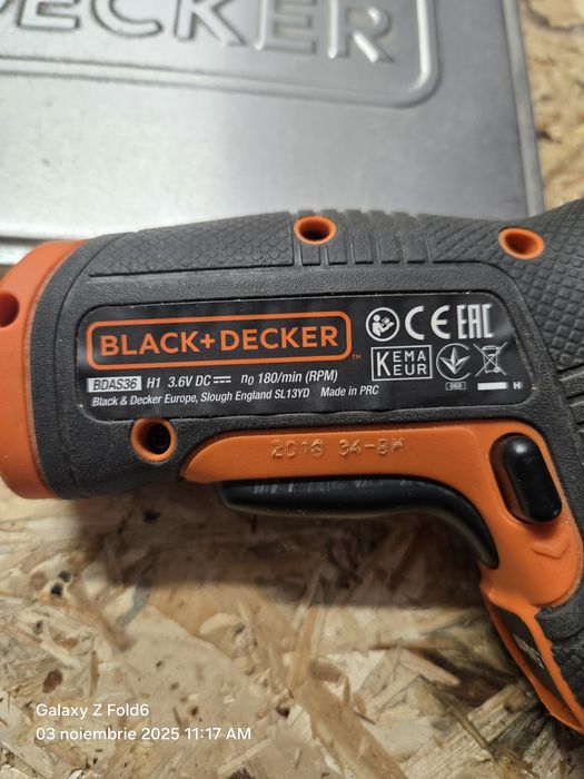 Vând șurubelnița electrica Black & Decker