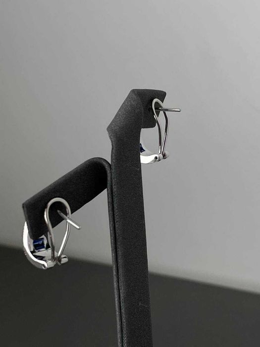 Золотые серьги с сапфирами и бриллиантами