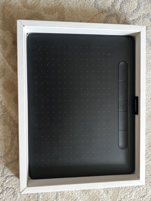 Графический планшет Wacom Intuos M Bluetooth (CTL-6100WL)