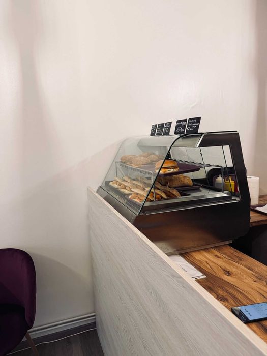 De vanzare cafenea complet utilata