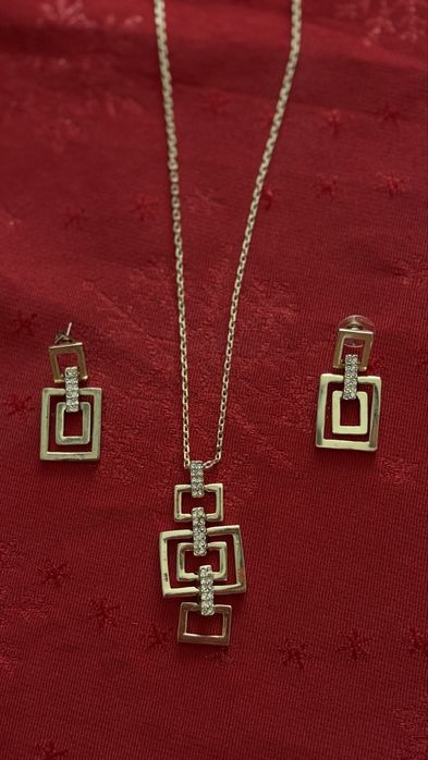 Vând set bijuterii  IMITAȚIE aur! (NU SUNT DIN AUR)