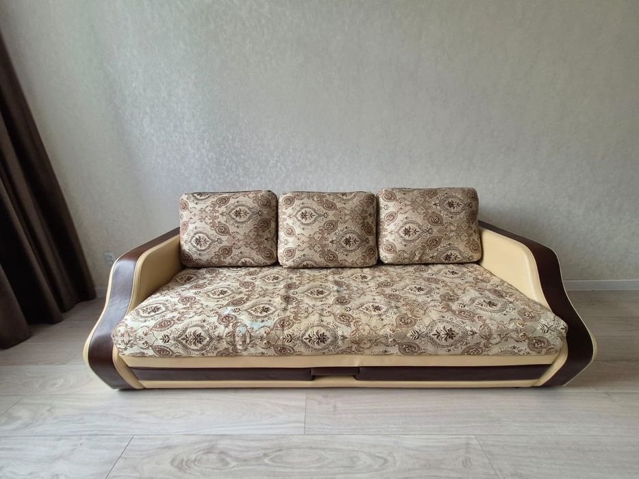 Отдам даром диван и кресло