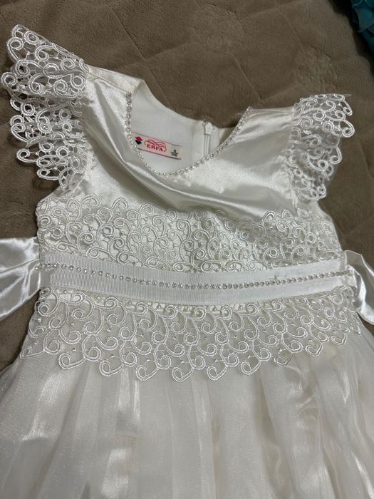 Платье нарядное на 6 лет