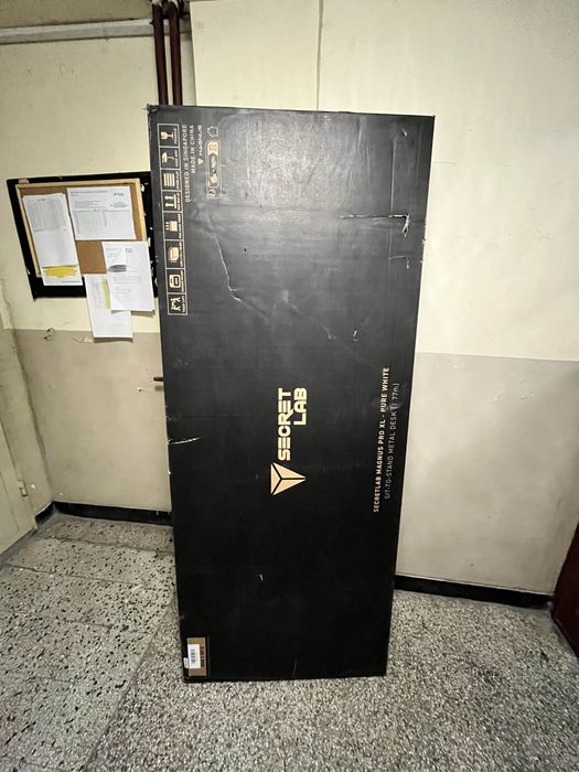 SecretLabs бюро и стол