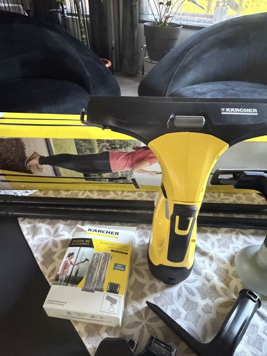 Vand aspirator geamuri Karcher