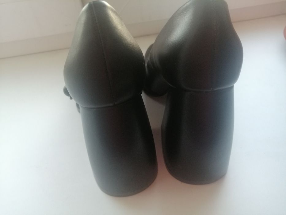 Новые женские туфли