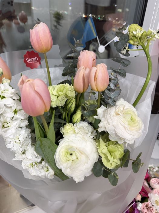 Цветы свежие  очень красивые 6 букетов