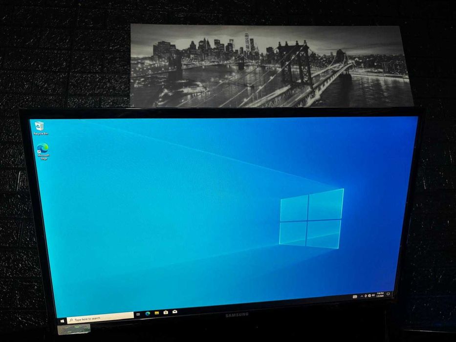 Desktop PC Gaming  functional cu Windows 10 Pro