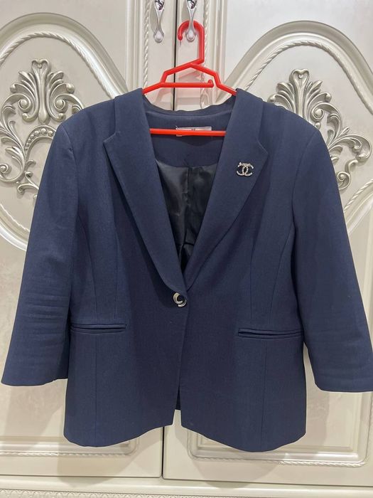 Продаётся две пиджаки